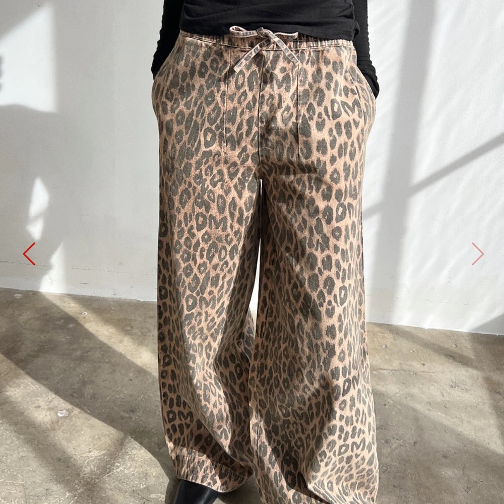 Leopard Print Wide Leg Pants - Picture 2 of 7